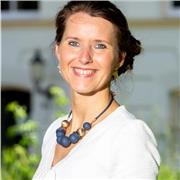 Doy clases particulares de Inglés, Alemán y Holandes para todos los edades. También doy clases de flauta